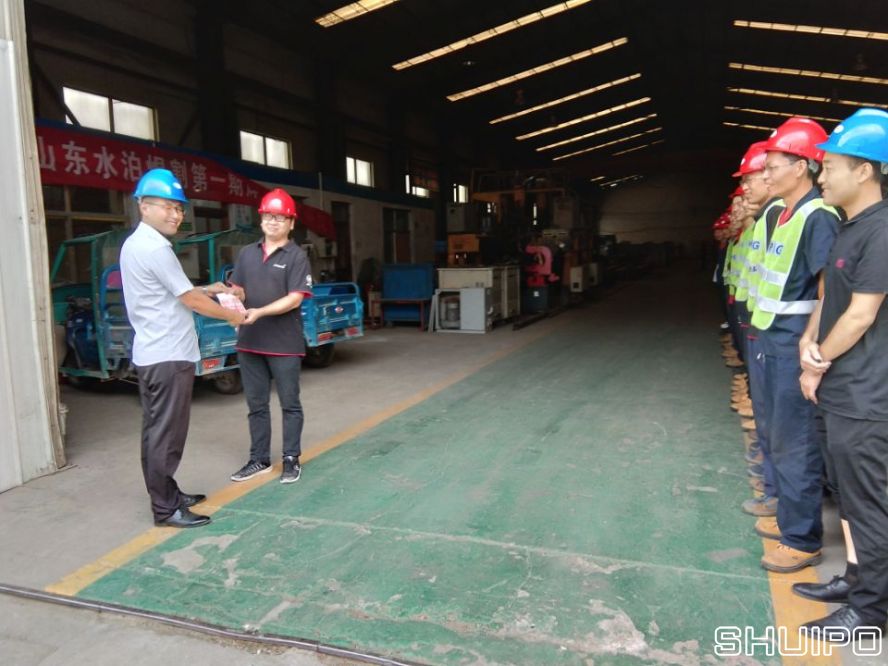 后服務(wù)部孫長磊，在ABB機器人培訓(xùn)考試中榮獲第一名